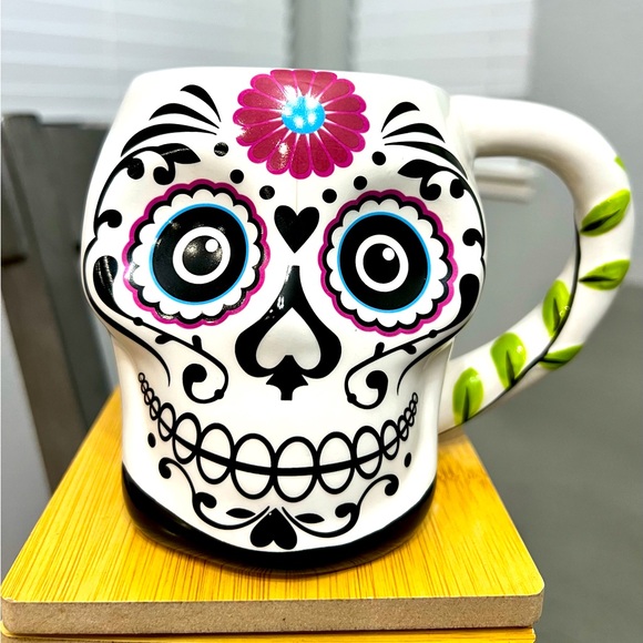 Sugar Skull shaped mug - Picture 1 of 6
